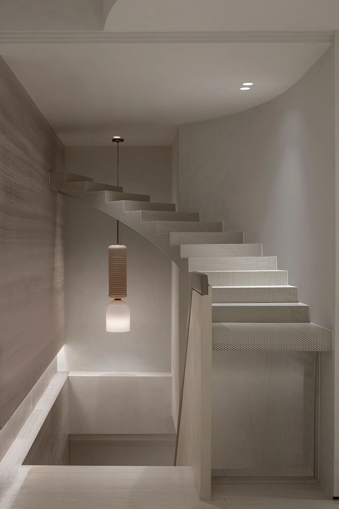 灯光案例,现代简约风格,上海ANEST COLLECTIVE服饰店室内设计照明案例-阶面律动层次
