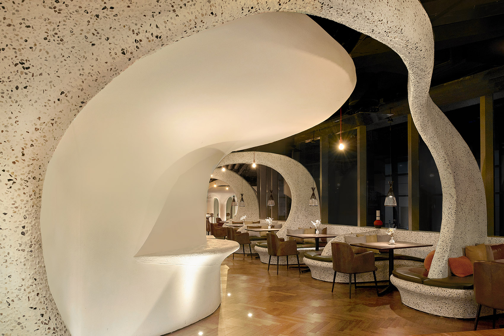 餐厅灯光设计案例,Tapa Tapa西班牙餐厅上海店灯光实拍效果图,商业照明