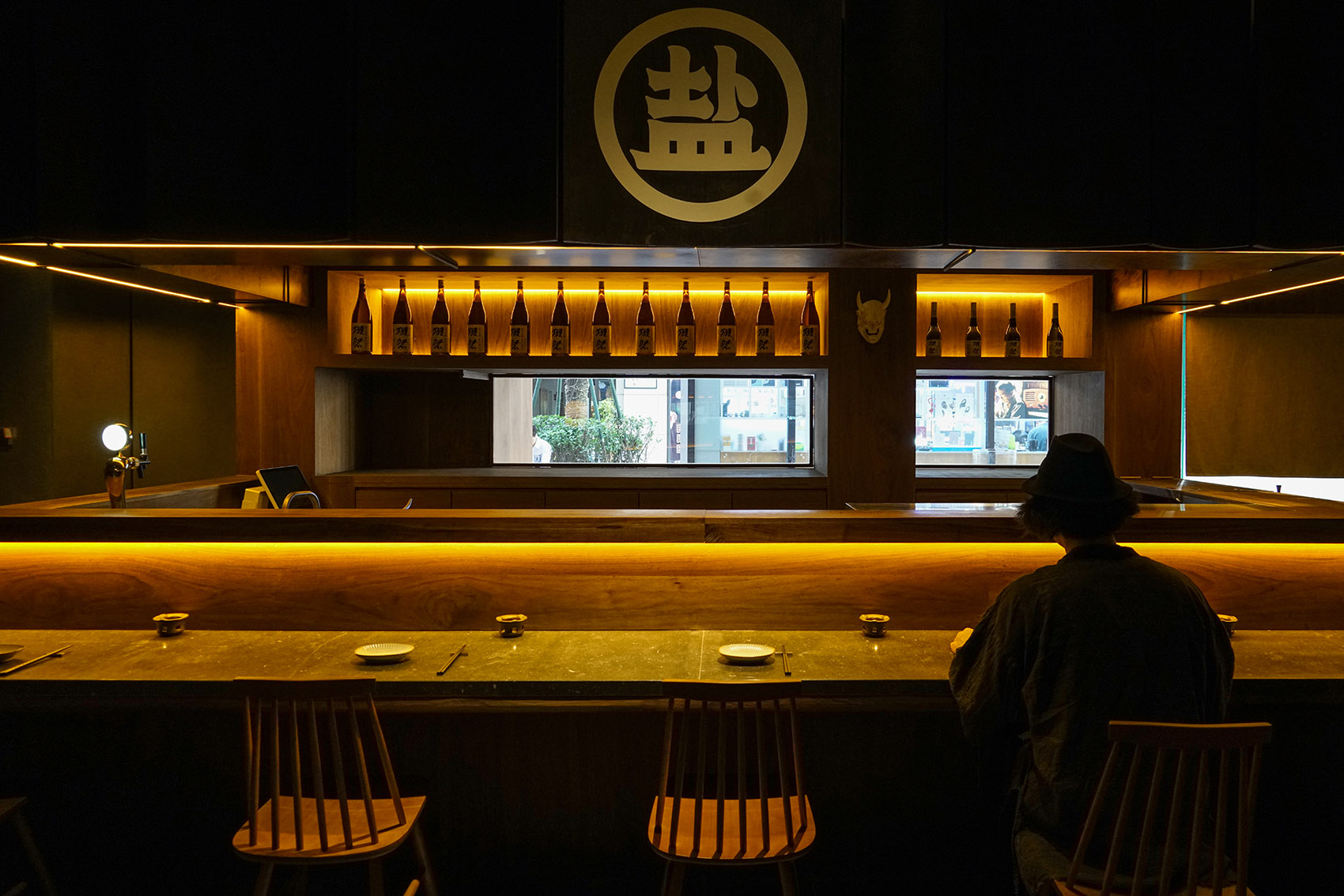 郑州日料餐厅灯光照明设计,暖光源,温暖