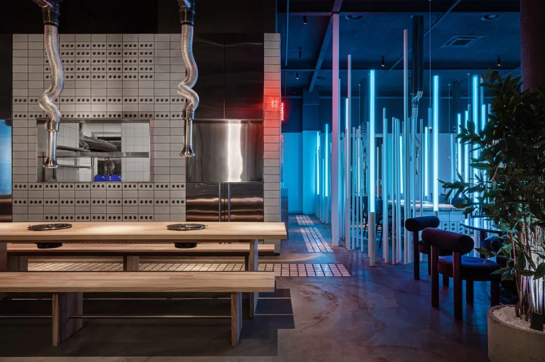 硅酸盐砖、霓虹灯标志、大理石,后现代硬核餐厅,随州灯光设计拍摄案例 | Kimchi韩式餐厅室内设计